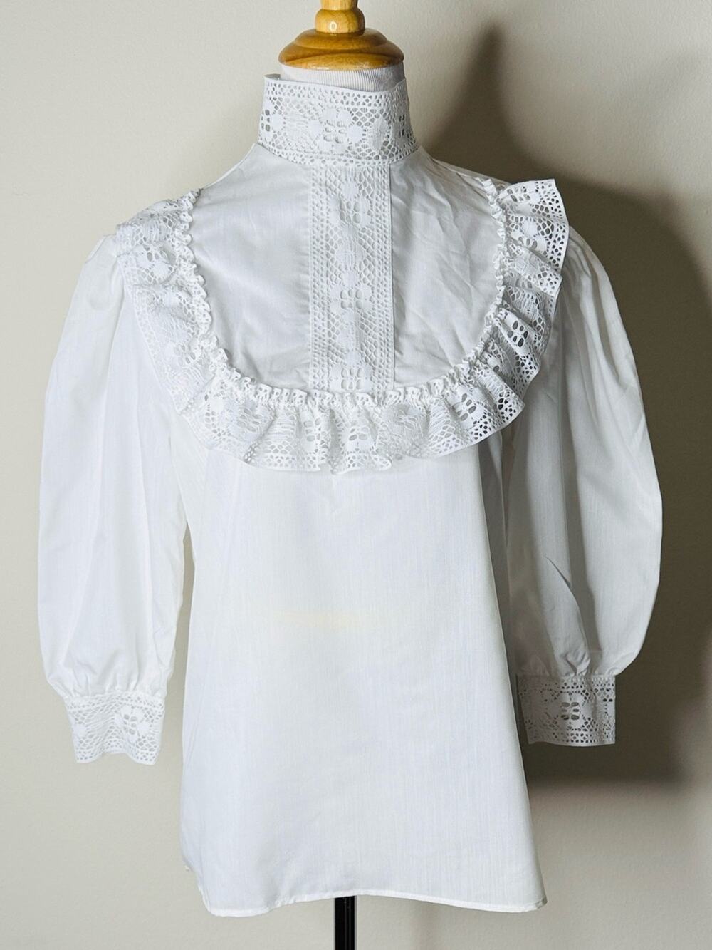 American Vintage White High Collar Delicate Lace Trimmed Blouse